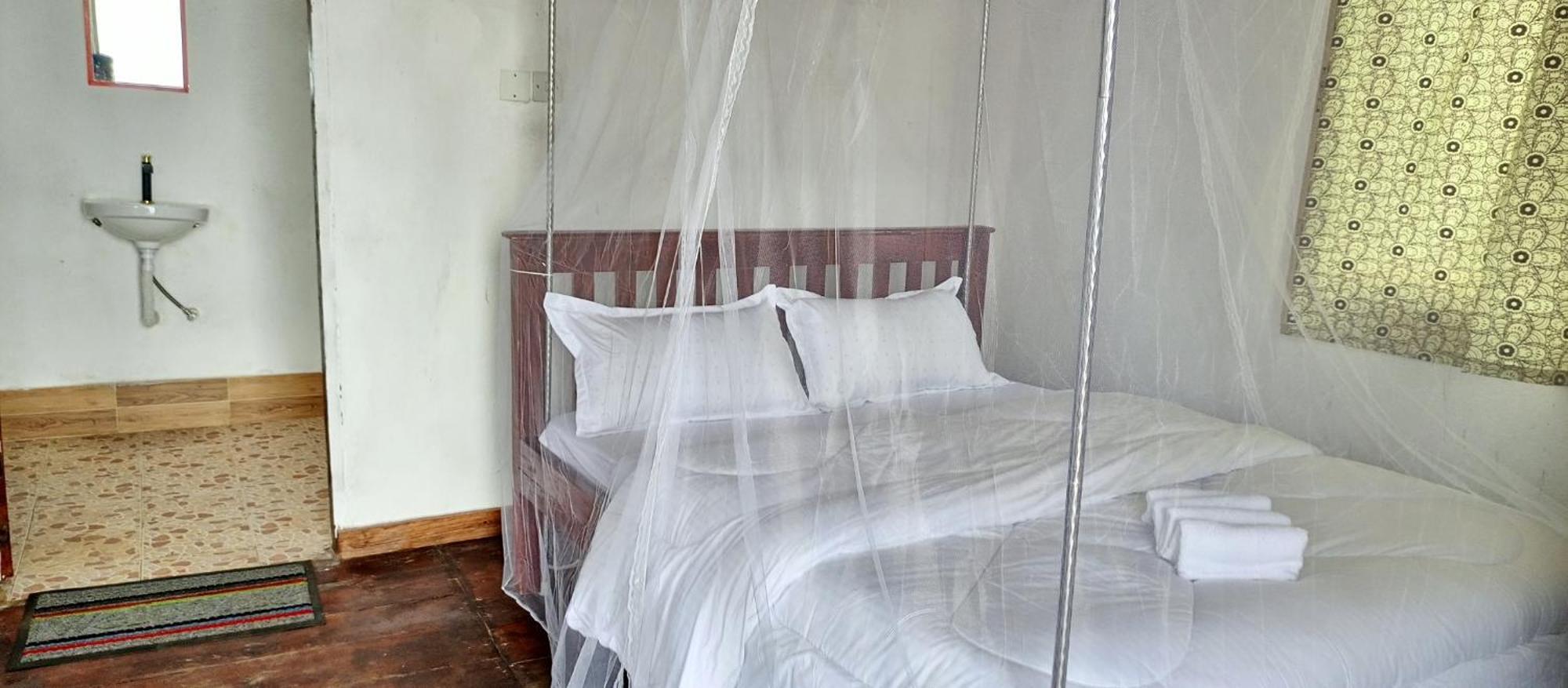 Ruhija Gorilla Guest House キバレ エクステリア 写真